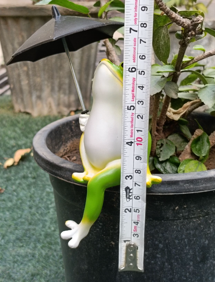 Sitting Frog with Umbrella Figurine