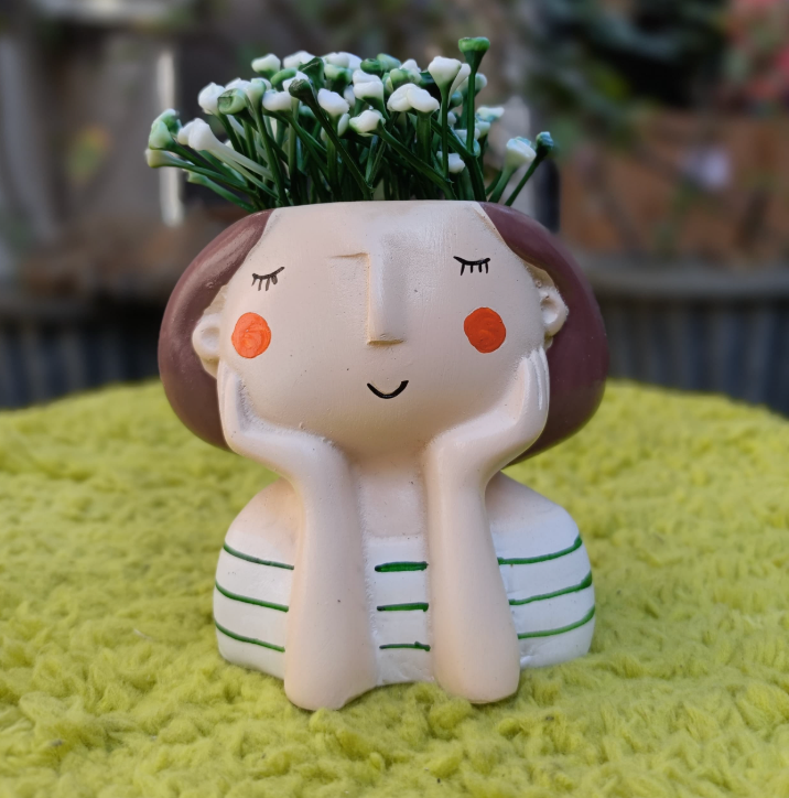 GIRL MODEL 1 PLANTER