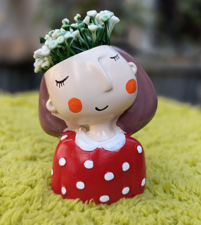 GIRL MODEL 2 PLANTER