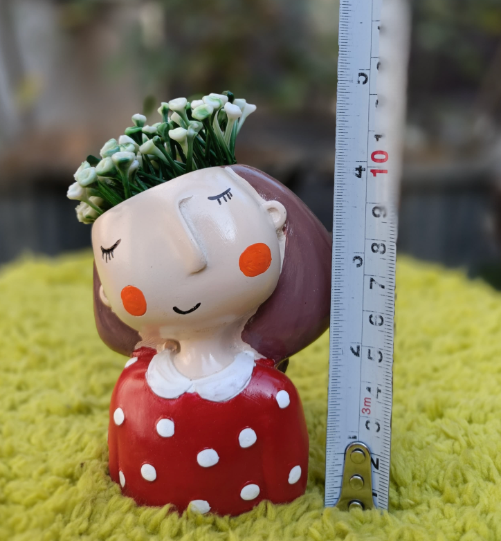 GIRL MODEL 2 PLANTER