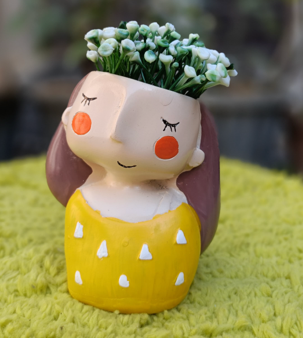 GIRL MODEL 4 PLANTER