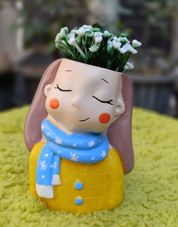 SET OF 4 GIRL PLANTER