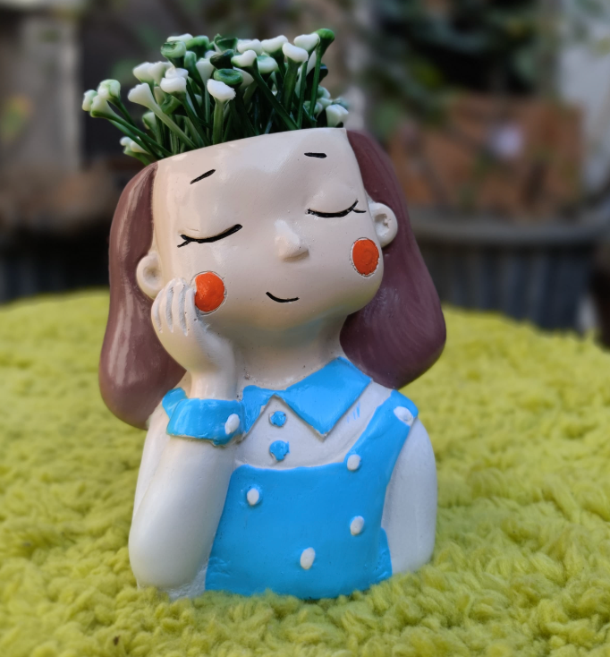 SET OF 4 GIRL PLANTER