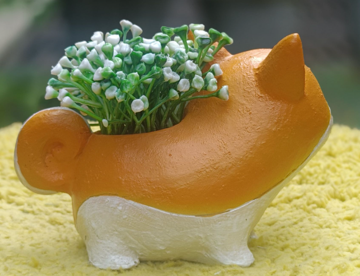 DOG WITH BONE PLANTER