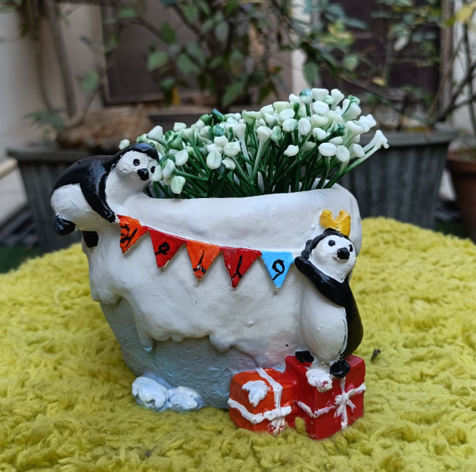PENGUIN GIFTS Planter
