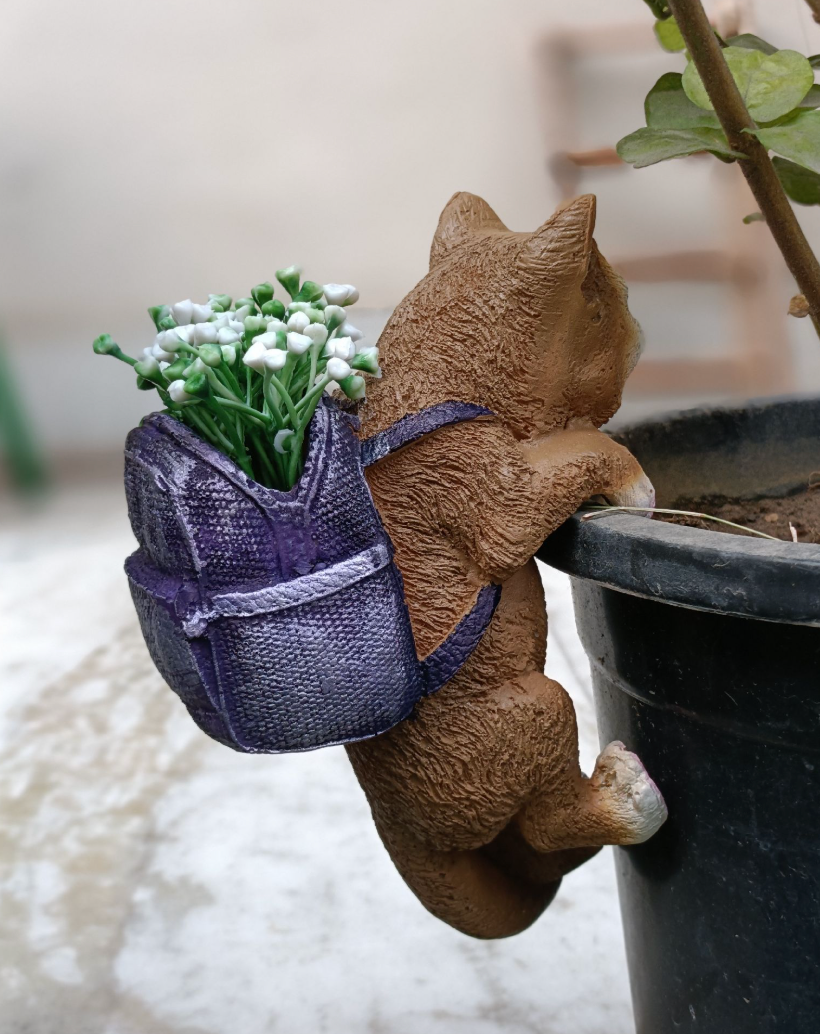 Brown Cat Side pot Hugger