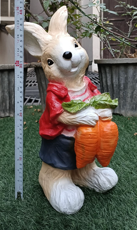RABBIT WITH CARROT (17 INCHES)